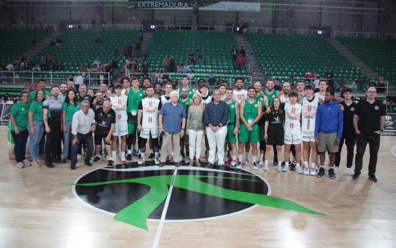 EL CÁCERES PATRIMONIO DE LA HUMANIDAD CUMPLE LOS PRONÓSTICOS Y SE CORONA CAMPEÓN DE LA COPA EXTREMADURA