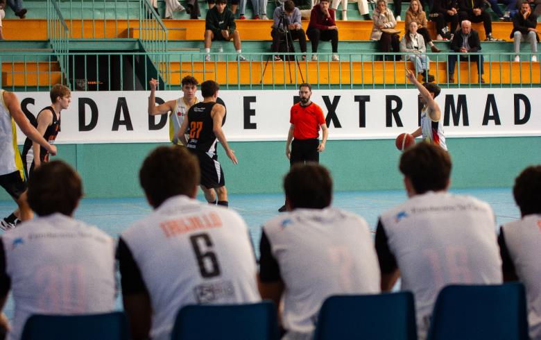 BOSCO MÉRIDA Y VÍTALY LA MAR BCB VAN EN SERIO EN PRIMERA MASCULINA, LO MISMO QUE EL AL-QÁZERES EN LA FEMENINA